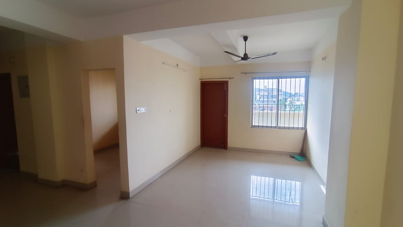 Unfurnished 3bhk in Natun Path, Hatigaon, Guwahati, Assam, India for Rent